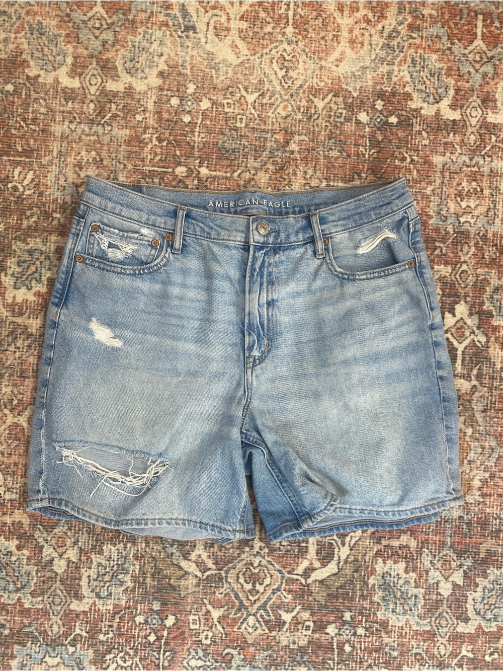 American eagle light wash strigid distressed relaxed shorts 12